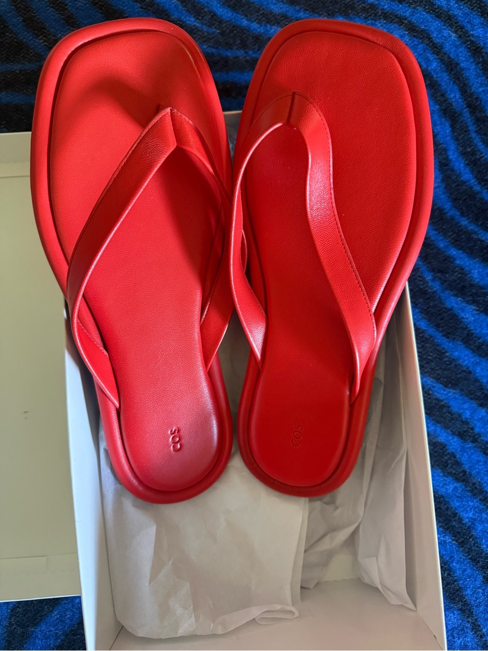 COS Red Minimalist Women's Thong Sandals size 9 NWT